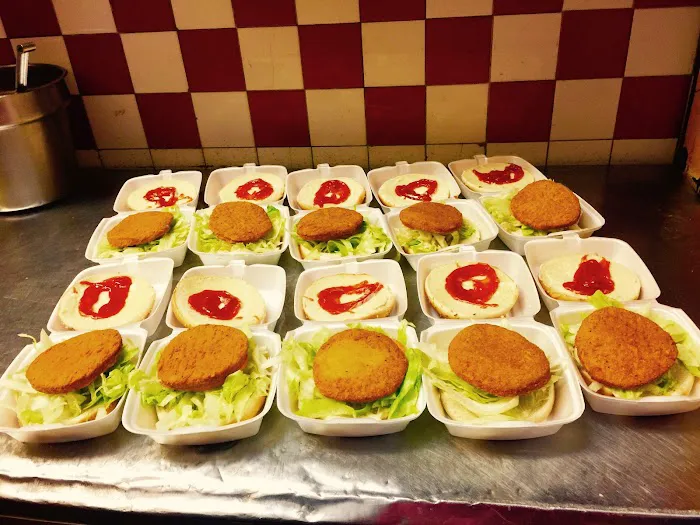 Castle chicken pizza and Loaded platters Picture 8