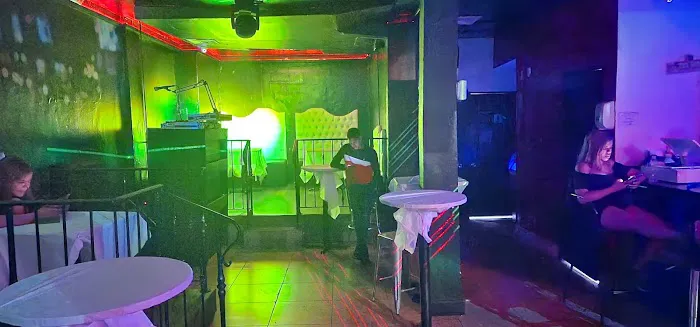 Fantasy Bar & Restaurant Picture 3