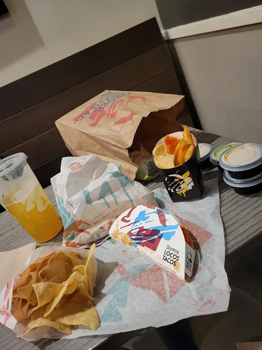 Taco Bell Cantina Picture 7