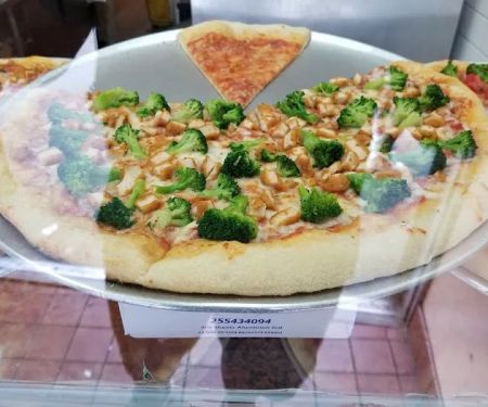 Oli 99¢ Fresh Pizza