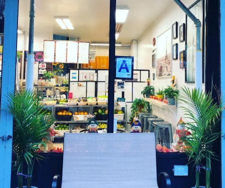 Salad & Juice Bar