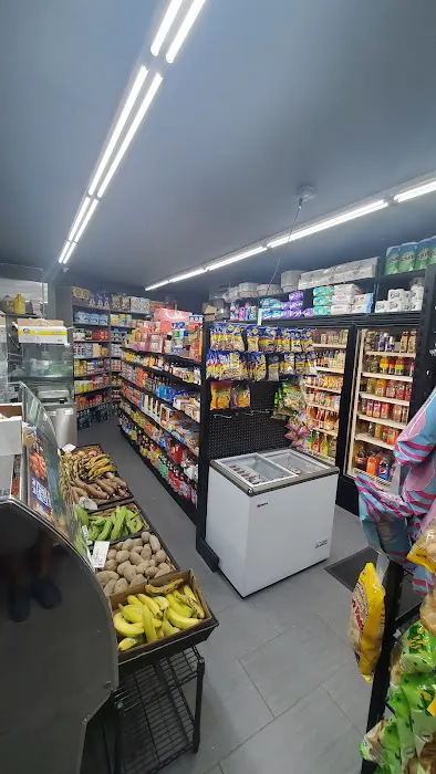 Hoe Deli Grocery Picture 2