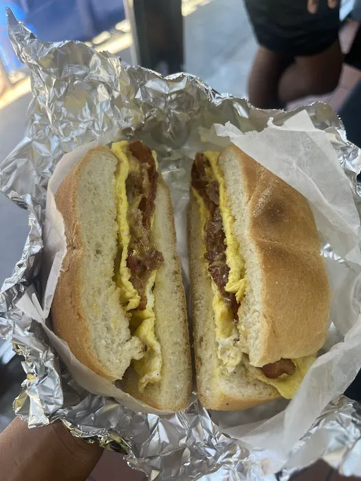 20/20 Deli Picture 6