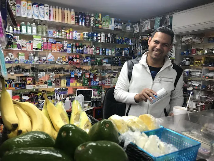 G Deli Market Picture 4