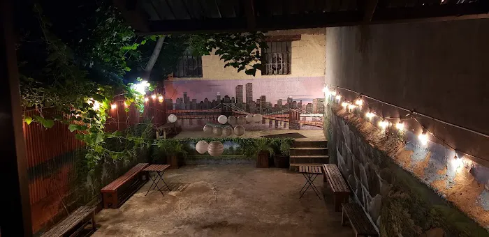 Acoustik Garden Lounge Picture 3