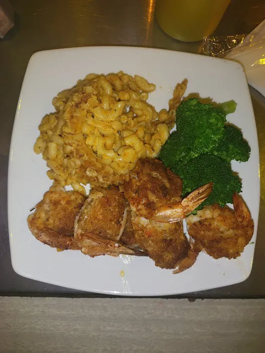 Essence Bar and Grill Picture 9