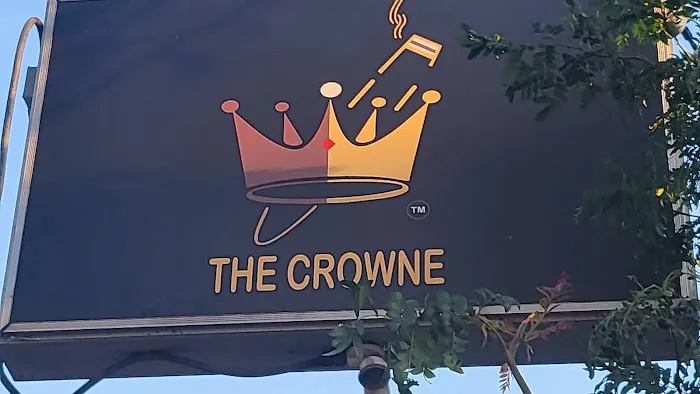 THE CROWNE Cigar Lounge Picture 1