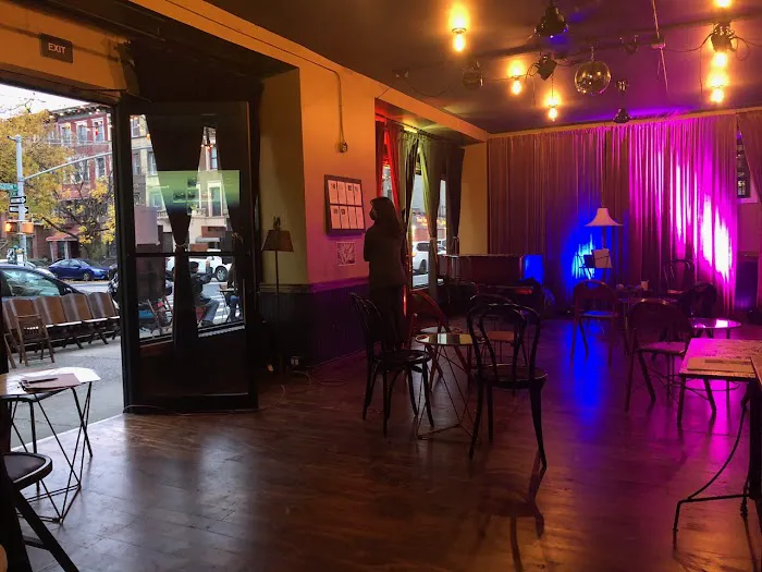 Salon on Kingston Picture 3