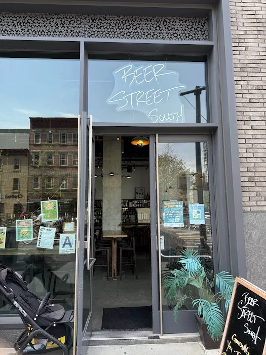 Beer Street South Picture 4