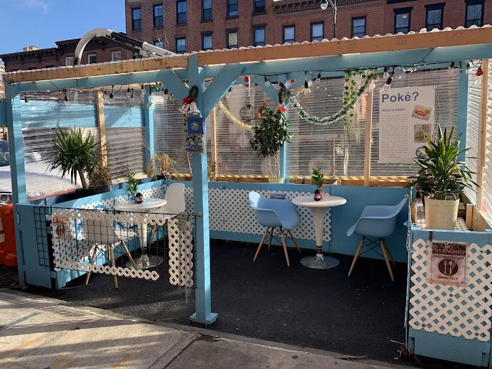 Poke Tiky Bar Picture 3