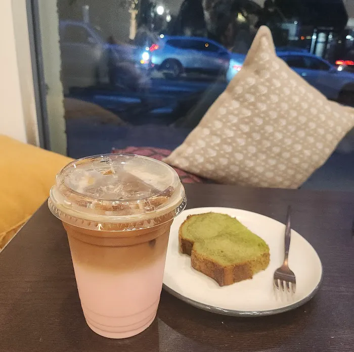 Ruhani Cafe Picture 5