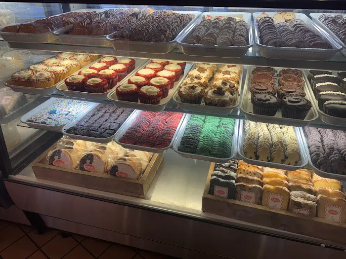 Junior's Restaurant & Bakery Picture 7