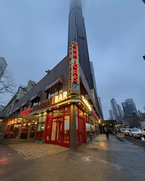 Junior's Restaurant & Bakery Picture 9