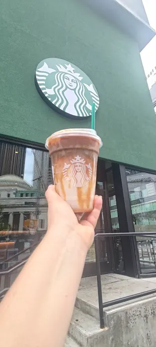 Starbucks Picture 3