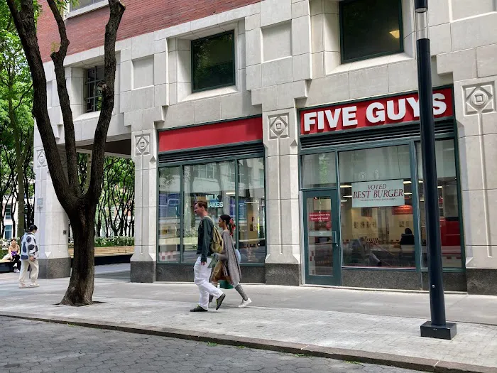 Five Guys Picture 9