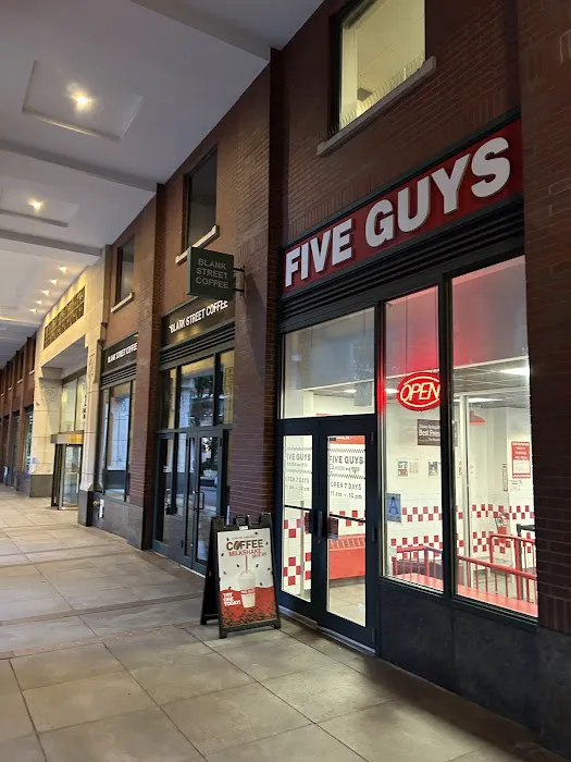 Five Guys Picture 10