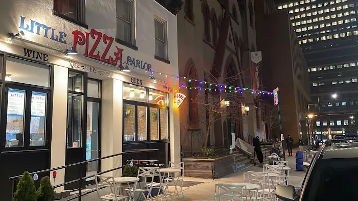Little Pizza Parlor Picture 9