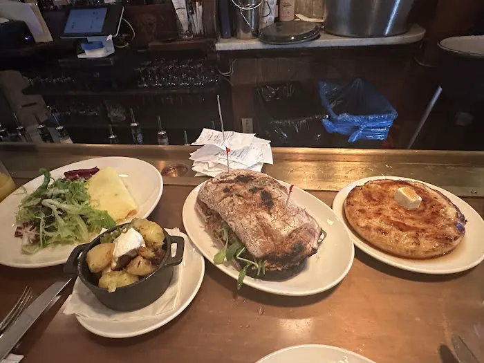 Vinegar Hill House Picture 1