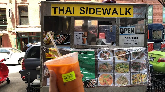 Thai Sidewalk Picture 4