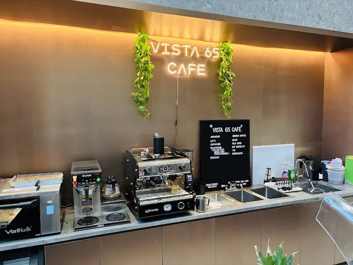 Vista 65 Cafe Picture 7