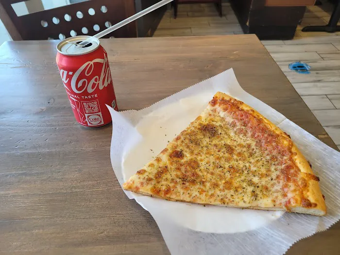 Rego Park Best Pizza and Fried Chicken Picture 4