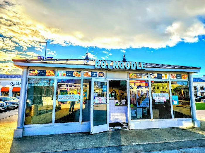 Pop pot noodle & tea cafe Picture 10