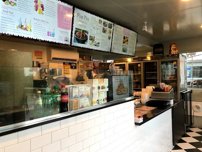 Pop pot noodle & tea cafe Picture 9