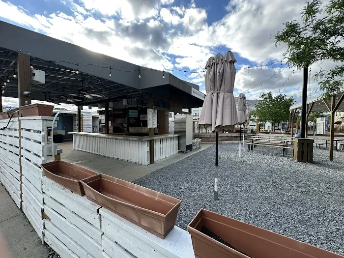 Queens Beer Garden Picture 8