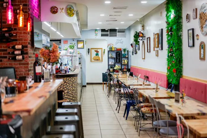 Morena's Kitchen Bar & Restaurant Picture 4