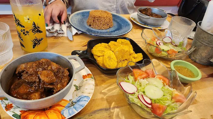 Morena's Kitchen Bar & Restaurant Picture 6
