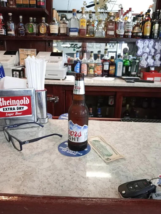 Tee Dee's Tavern Picture 4