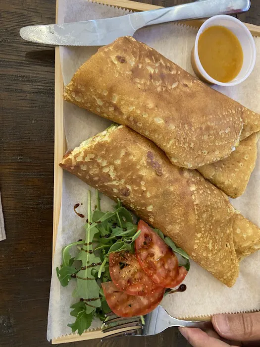 Black Milk Coffee and Crepe Picture 4