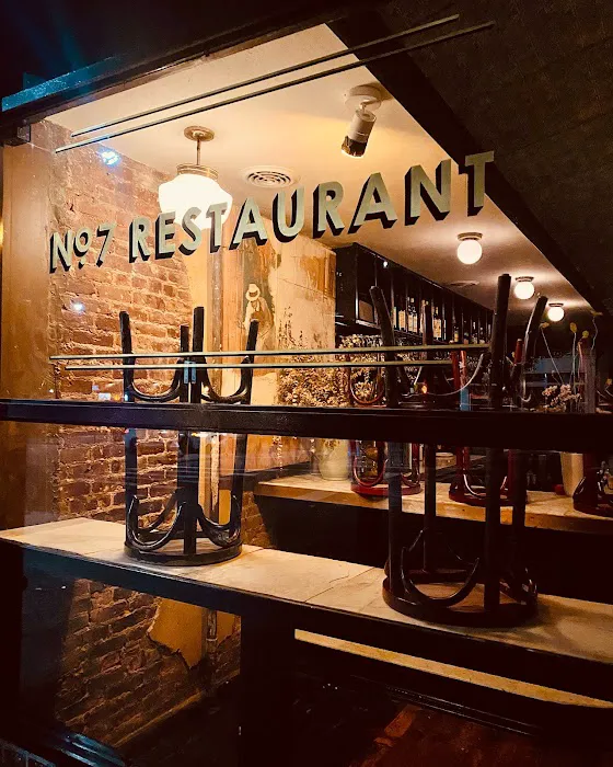 No. 7 Restaurant Picture 4