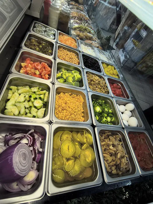 P central market place deli and grill Picture 5