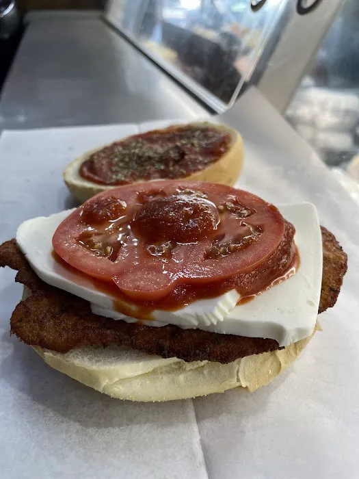 P central market place deli and grill Picture 4