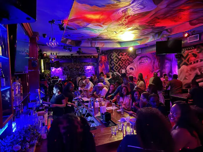333 Lounge & Restaurant Picture 6