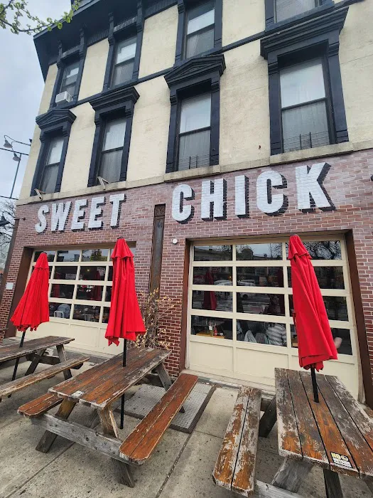 Sweet Chick Picture 9