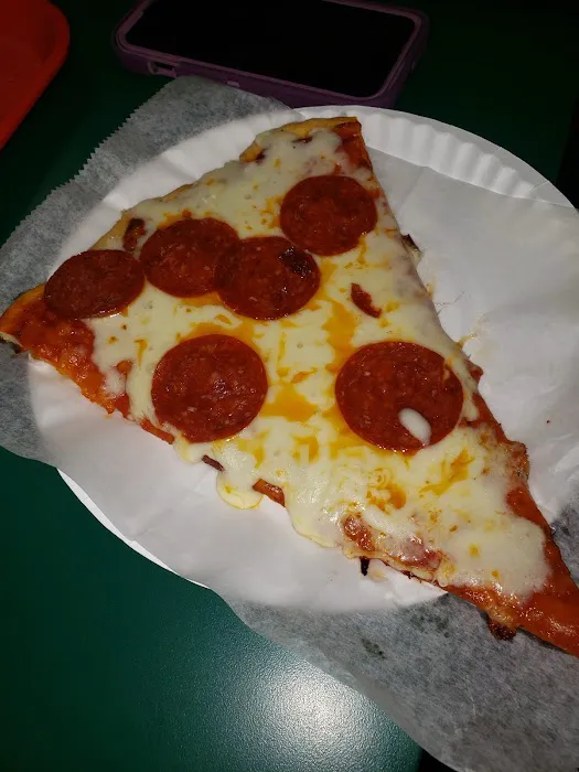 Moon Palace Pizza Picture 3