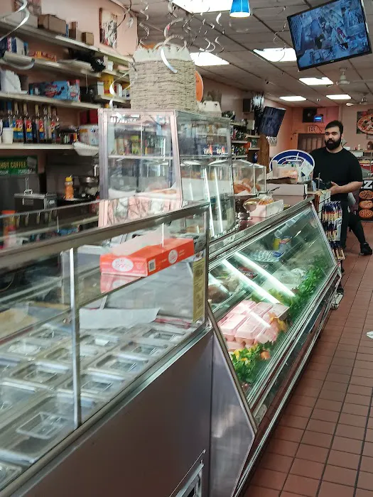 Moon Palace Pizza Picture 4