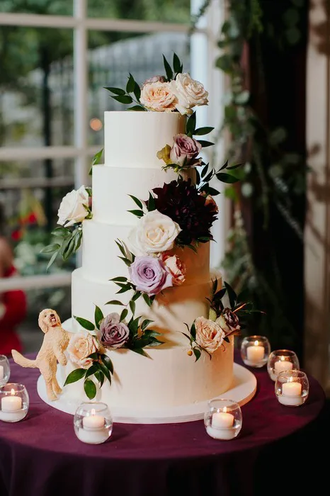 Sarah & Simon Cake Design Picture 10
