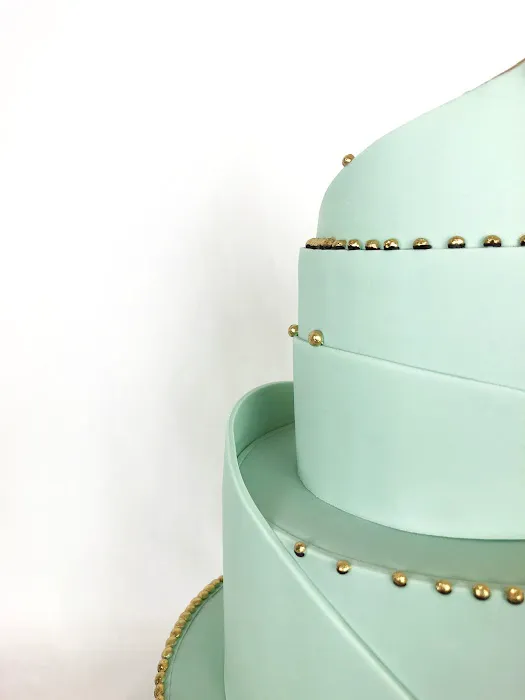 Sarah & Simon Cake Design Picture 9