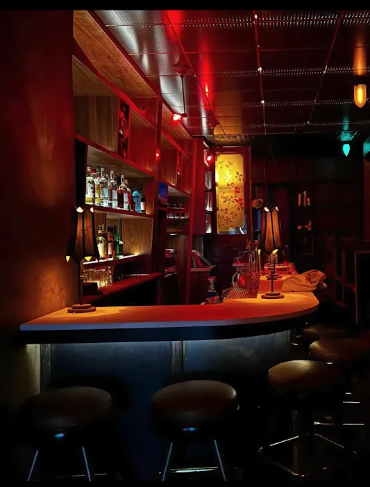 Honeycomb Hi-Fi Lounge Picture 4