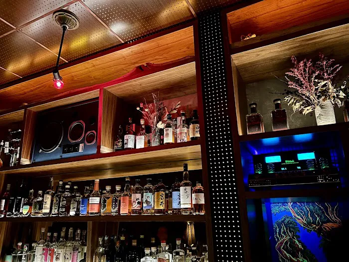 Honeycomb Hi-Fi Lounge Picture 7
