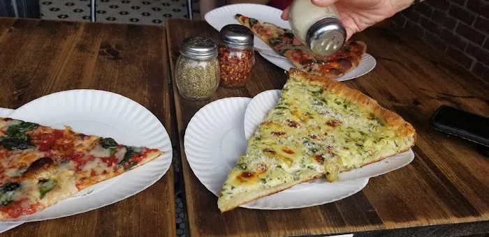 Artichoke Basille's Pizza Picture 5