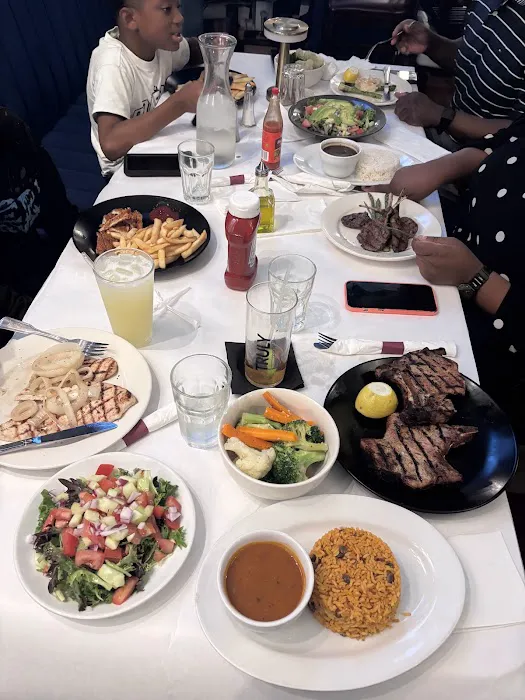 YAYOS LATIN CUISINE Picture 1