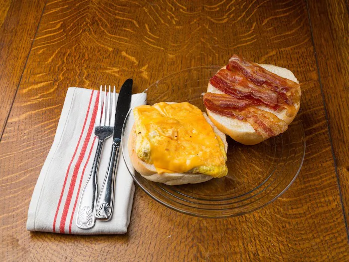 Adanis Broadway Deli & Grill Picture 3