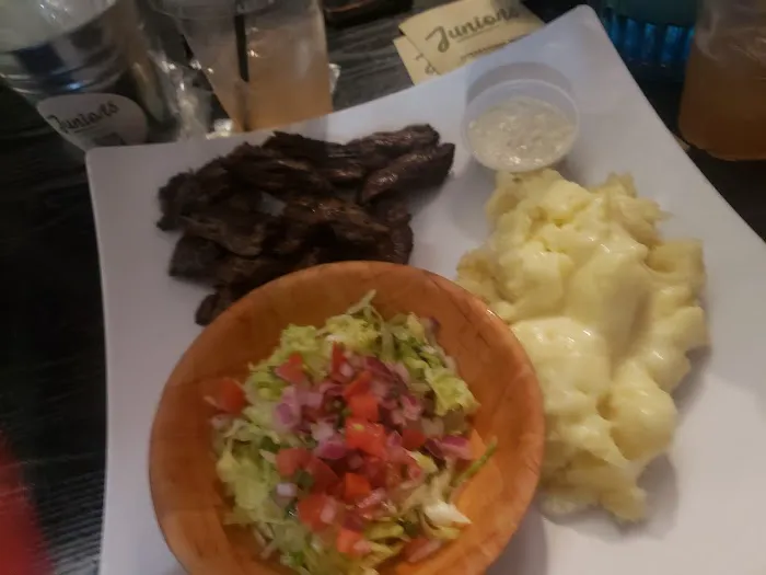 Junior's Tacos Picture 7