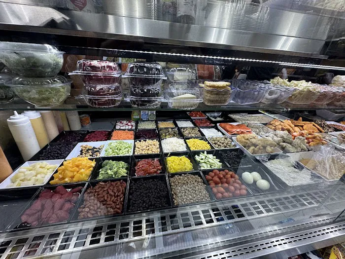 ACEMAK DELI & GROCERY Picture 6