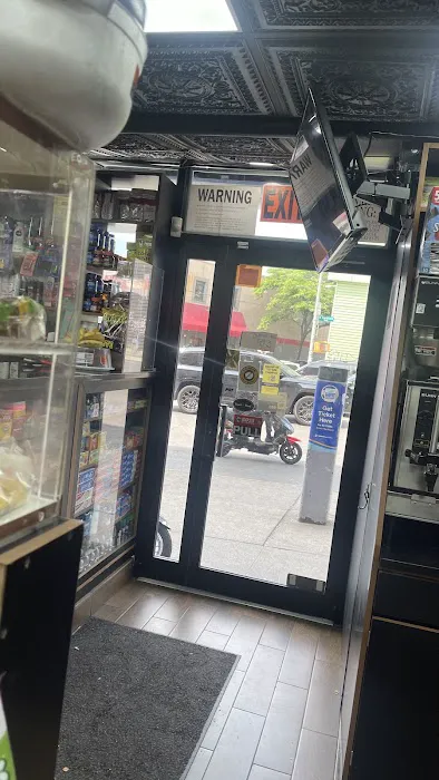 YANKEE ONE DELI Picture 5
