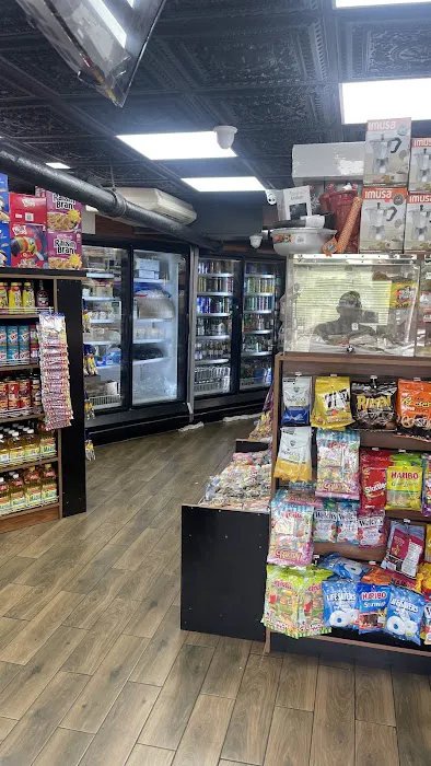 YANKEE ONE DELI Picture 1